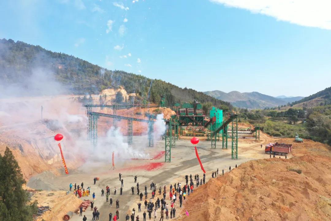 動(dòng)態(tài)丨磊蒙集團(tuán)于廣東某玄武巖破碎項(xiàng)目試產(chǎn)